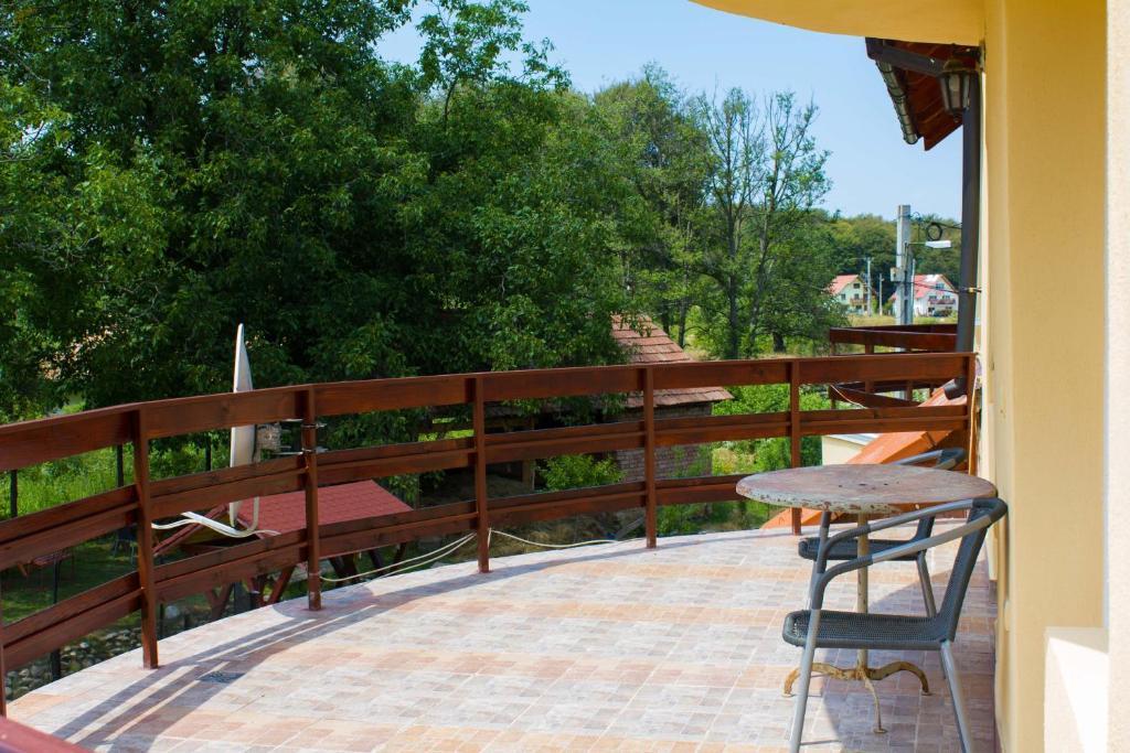 Sîmbăta de Sus Pension Belmonte מראה חיצוני תמונה